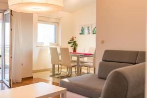 Ruang duduk di SEA VIEW APARTMENT
