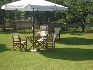 Ein Garten an der Unterkunft Hotel Marina