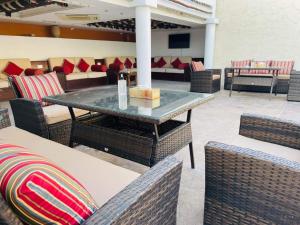 Zona de estar de Al Liwan Suites