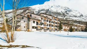 Nespecifikovaný výhled na hory nebo výhled na hory při pohledu z hotelu