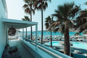 A piscina localizada em Mykonos Blanc - Preferred Hotels & Resorts ou nos arredores