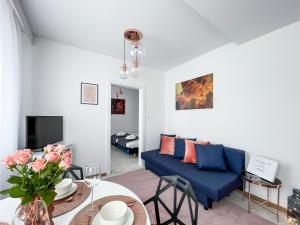 Μια τηλεόραση ή/και κέντρο ψυχαγωγίας στο RoomService