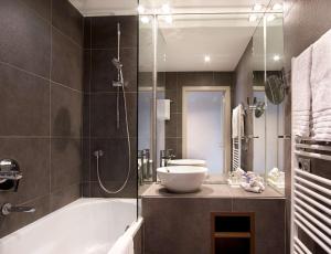 Koupelna v ubytování Radisson BLU Balmoral