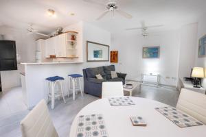 Χώρος καθιστικού στο Apartamento BALCON DE EUROPA 4 MENYBER