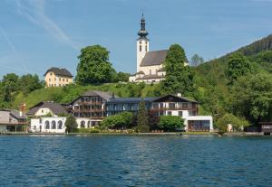 Gallery image of Hotel Seegasthof Oberndorfer in Attersee am Attersee