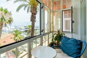 A balcony or terrace at Espectacular apartamento en Marina de sotogrande
