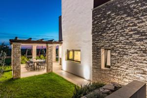 Zahrada ubytování Villa Eleonora, luxury villa in Višnjan, Žužići, near Poreč