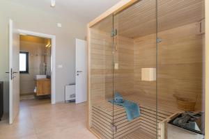 Koupelna v ubytování Villa Eleonora, luxury villa in Višnjan, Žužići, near Poreč