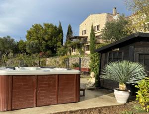 Gallery image of Fleur de Lys in Fayence