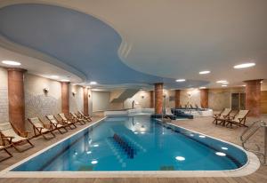 Bazén v ubytování Gai Beach Hotel nebo v jeho okolí + 151 fotografií