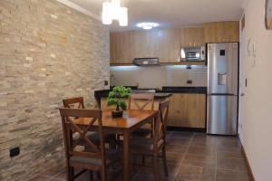 Η κουζίνα ή μικρή κουζίνα στο Hermoso departamento a 5 minutos de la playa