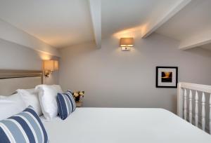 Cama ou camas em um quarto em La Bastide de Biot