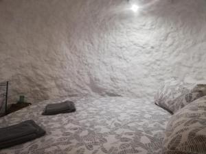 CUEVA EL DUENDE v zimě