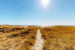Gallery image of Pinch Me #12H in Hatteras