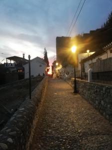 Východ nebo západ slunce při pohledu z ubytování v soukromí nebo okolí