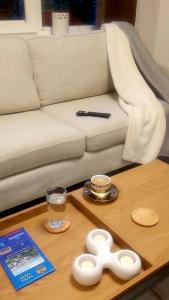 Posezení v ubytování Saint Nicholas Varna Lovely 2 bedroom apartment with sunny garden