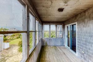 Gallery image of Pirate's Light #73-B in Buxton