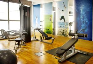 The fitness centre and/or fitness facilities at Scandic Espoo