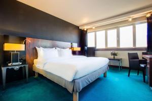 Llit o llits en una habitació de Radisson Blu Hotel, Hamburg