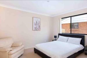 フォースターにある4 Bedroom modern house opposite Wallis Lakeのギャラリーの写真