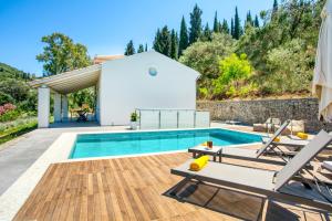 Bazén v ubytování Villa Barocco Corfu nebo v jeho okolí