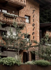 Budynek, w którym mieści się hotel