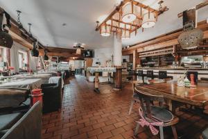 Restauracja lub miejsce do jedzenia w obiekcie Hotel & Appartements Tiroler Buam