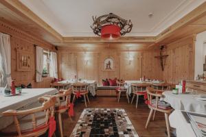 Restauracja lub miejsce do jedzenia w obiekcie Hotel & Appartements Tiroler Buam