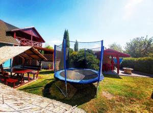 Detský kútik v ubytovaní Kék Lagúna Wellness Apartmanok