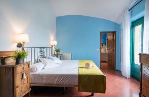 Letto o letti in una camera di Mas Ses Vinyes - Adults Only