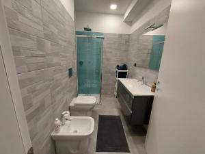 Koupelna v ubytování Lovely and spacious apartment in the city centre