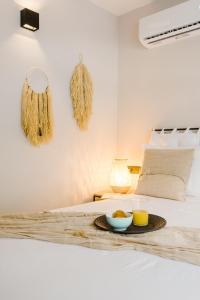 Posteľ alebo postele v izbe v ubytovaní Manolis Loft Apartment, Rhodes Town