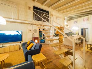 Telewizja i/lub zestaw kina domowego w obiekcie Cubo's Villa Loft El Parador de la Sierra