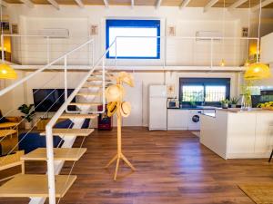 Kuchnia lub aneks kuchenny w obiekcie Cubo's Villa Loft El Parador de la Sierra