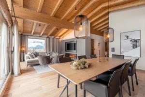 Televízia a/alebo spoločenská miestnosť v ubytovaní Chalet 149 Westendorf by ALPS RESORTS
