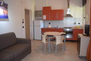 Kuchyň nebo kuchyňský kout v ubytování Oasi del Mare
