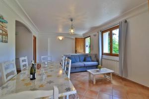 Χώρος καθιστικού στο 1 Bed Apartment Sleeps 4 -Private Garden & Pets Ok