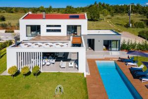 Bazén v ubytování Villa Sabina nebo v jeho okolí