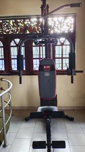 Fitness centrum a/nebo fitness zařízení v ubytování Airport Residence Inn