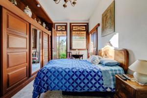 Un pat sau paturi într-o cameră la One bedroom house with furnished garden and wifi at Espinho 4 km away from the beach