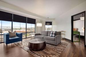 Seating area sa Origin Lexington, a Wyndham Hotel