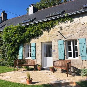 Kebun di luar Walnut Tree Gite Brittany
