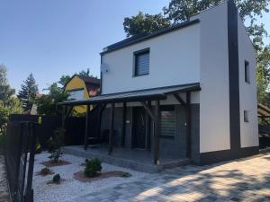 Budova, v ktorej sa apartmán nachádza