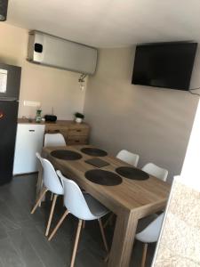 Kuchyňa alebo kuchynka v ubytovaní Sirály 2 Apartman