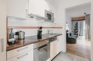 Kuchnia lub aneks kuchenny w obiekcie Hotel & Appartements Tiroler Buam
