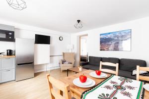Kuchyňa alebo kuchynka v ubytovaní Dom Pod Gubałówką - Zakopane Apartamenty