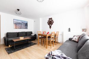 Posedenie v ubytovaní Dom Pod Gubałówką - Zakopane Apartamenty + 37 fotografií