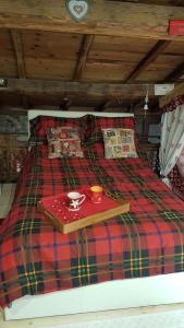 Charming Studio in Vignanello with Private Balcony - 130 sq m 객실 침대