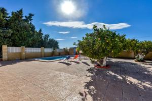 Basen w obiekcie Villas Guzman Ismael lub w pobliżu