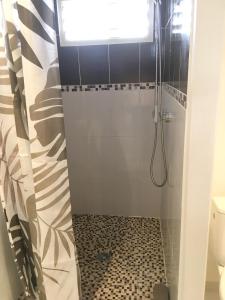 Et badeværelse på Cozy studio with lake view - 40 m² - Saint Martin